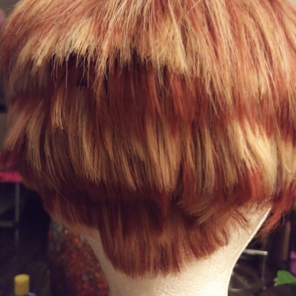 Wig - Picture 5 of 8